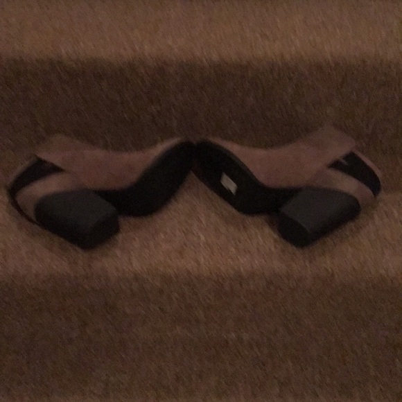 NWT Kenneth Cole Genuine Suede Booties - Picture 7 of 8